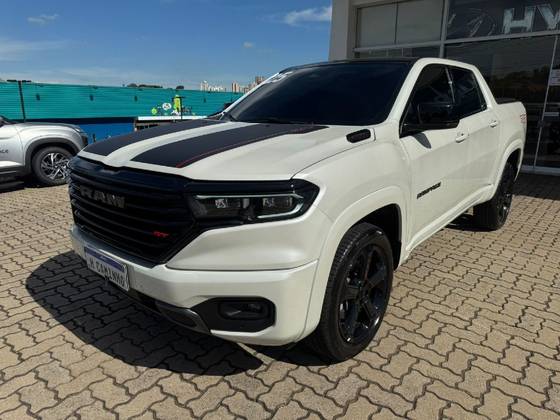 RAM RAMPAGE 2.0 HURRICANE 4 TURBO GASOLINA R/T 4X4 AUTOMÁTICO